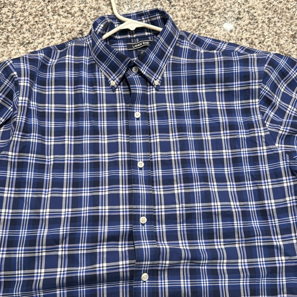 LANDS END MENS BKUE BUTTON DOWN SHIRT